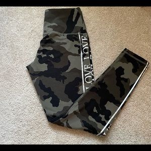 NEw York & Company Camo Leggings